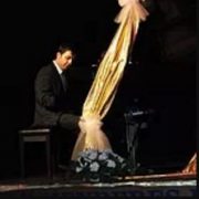 Cemil Denizaşan - Piyano Adnan Menderes Üniversitesi Müzik Öğretmenliği Bölümü 2013 yılında birincilik ile mezun olmuş ve profesyonel olarak mesleğini icra etmektedir.